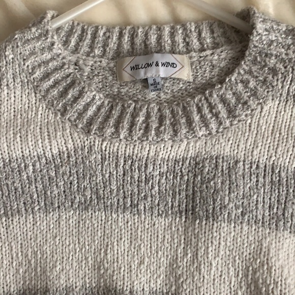 Willow and Wind gray/white sweater - Picture 4 of 4
